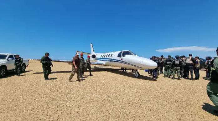 Una comisión mixta de seguridad localizó una aeronave procedente de México en el municipio Mauroa, utilizada presuntamente para el tráfico de drogas.