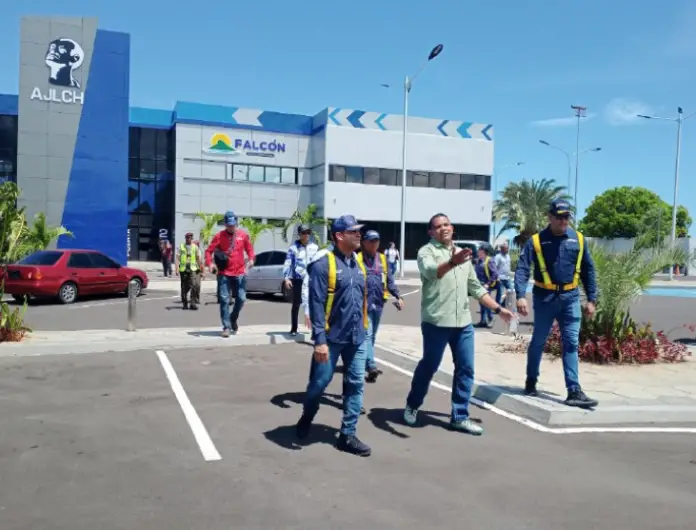 Tras los trabajos de remodelación del Aeropuerto de Coro “José Leonaro Chirinos”, este jueves autoridades inspeccionaron las nuevas condiciones técnicas.