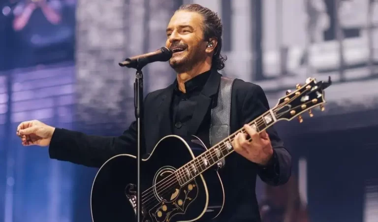 Ricardo Arjona anuncia el lanzamiento de tres sencillos de nuevo disco