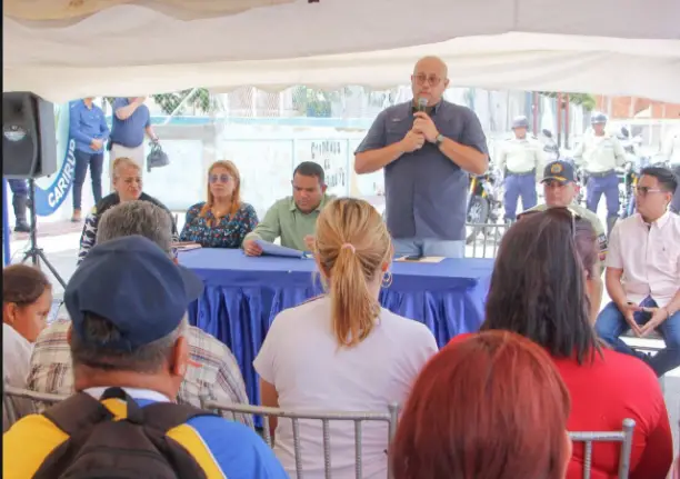 El gobernador Víctor Clark entregó el módulo policial de la comunidad de Bella Vista, municipio Carirubana totalmente transformado y equipado.