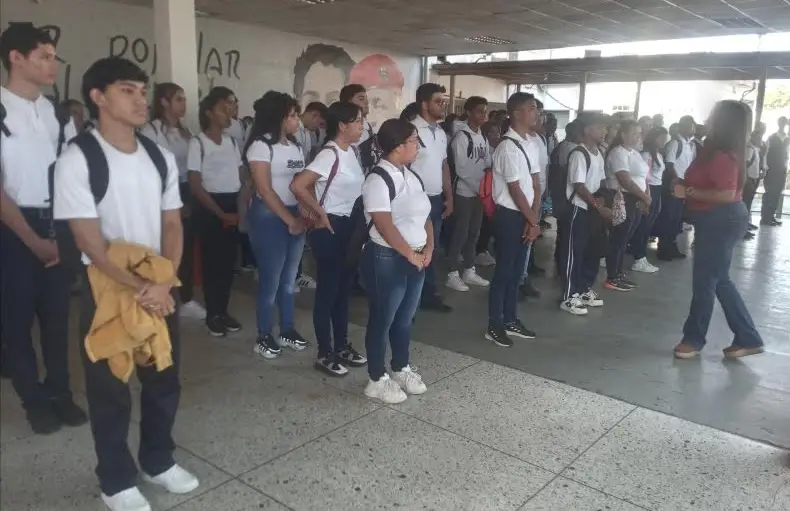 Con la llegada del nuevo año escolar, el Liceo Inces Falcón con mucha alegría y expectativas dio inicio al periodo escolar 2024-2025, con 274 estudiantes.