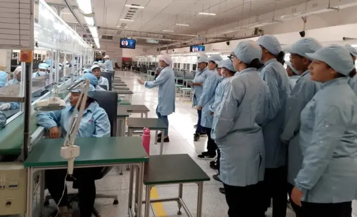 Jóvenes del del Programa Nacional de Aprendizaje del Inces realizaron visita guiada a la Fábrica Vtelca, ubicada en la Zona Económica Especial de Paraguaná.