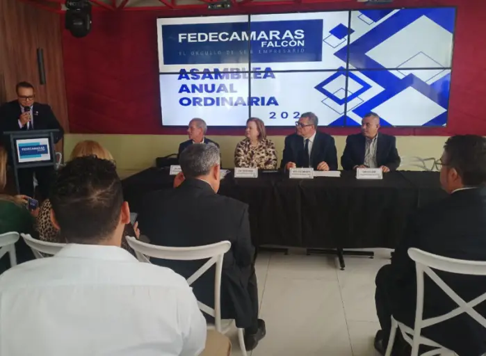 Este jueves Fedecámaras Falcón realizó la Asamblea Anual Ordinaria en la que escogieron al segundo vicepresidente, Carlos Segundo Medina Urdaneta.