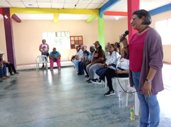 Un total de 453 abuelos de Yaracal en el municipio Cacique Manaure recibieron combos de alimento y proteína por parte de la Misión de Abuelos de la Patria.