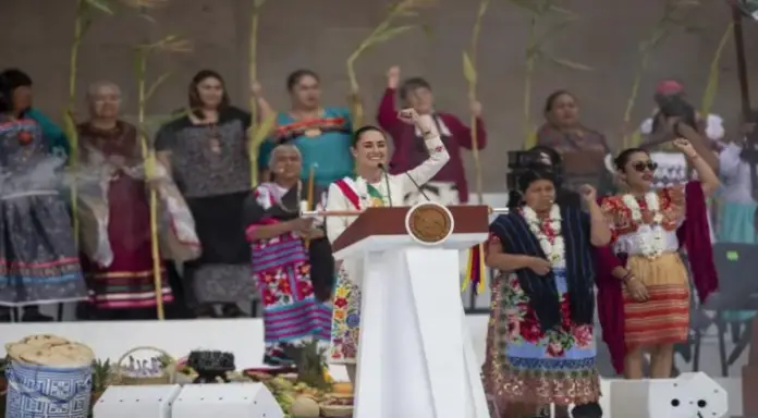 En su primer discurso tras asumir la presidencia de México, Claudia Sheinbaum Pardo destacó su compromiso de gobernar conforme a los principios de la Cuarta Transformación.