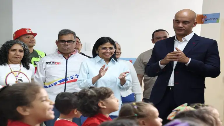 Delcy Rodríguez: “Ningún bloqueo criminal puede arrodillar a Venezuela”