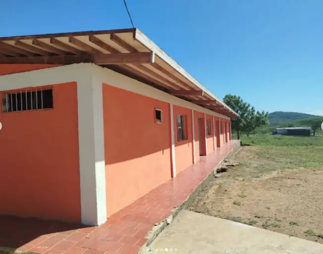 Gracias a la primera Consulta Popular Nacional 2024, la comuna del sector XXX logró al construcción de dos nuevos salones para el el Liceo Mercedes de Montilla.