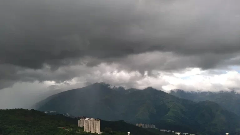 El Inameh estima lluvias sobre estas regiones por llegada de onda tropical 