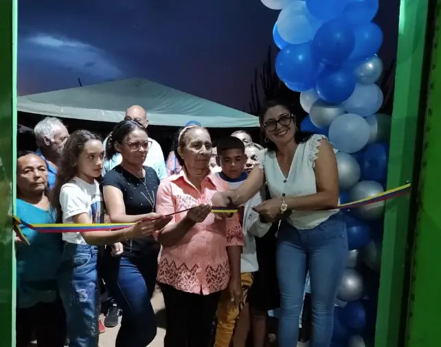 La comunidad católica del sector La Soledad, en la parroquia El Paují del municipio Federación estrenó la nueva capilla Nuestra Señora de Chiquinquirá.