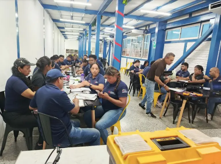 Inces Falcón forma a trabajadores de Vietven en electricidad básica 