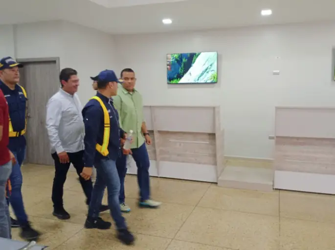 Tras los trabajos de remodelación del Aeropuerto de Coro “José Leonaro Chirinos”, este jueves autoridades inspeccionaron las nuevas condiciones técnicas.