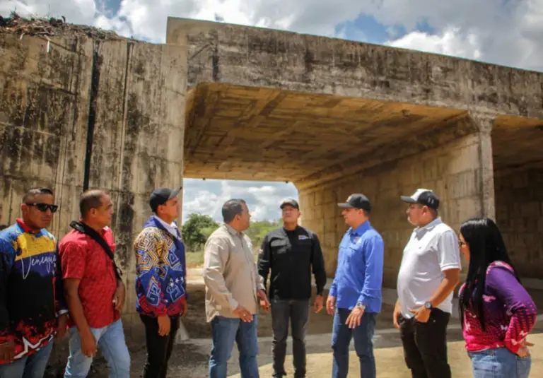 Gobierno entrega 3 puentes rehabilitados e inspecciona avances de otros 3