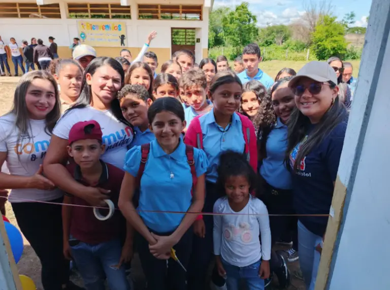 Estudiantes de Goajiro reciben ampliado y rehabilitado su liceo