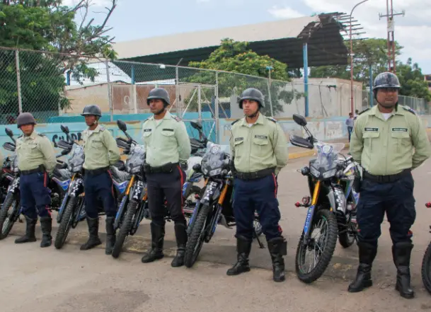 El gobernador Víctor Clark entregó el módulo policial de la comunidad de Bella Vista, municipio Carirubana totalmente transformado y equipado.