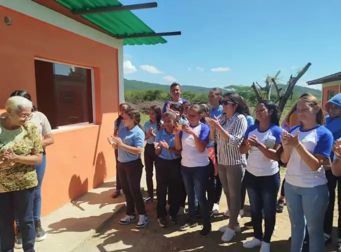 Gracias a la primera Consulta Popular Nacional 2024, la comuna del sector XXX logró al construcción de dos nuevos salones para el el Liceo Mercedes de Montilla.