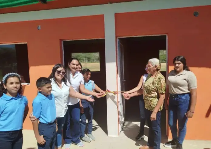 Gracias a la primera Consulta Popular Nacional 2024, la comuna del sector XXX logró al construcción de dos nuevos salones para el el Liceo Mercedes de Montilla.