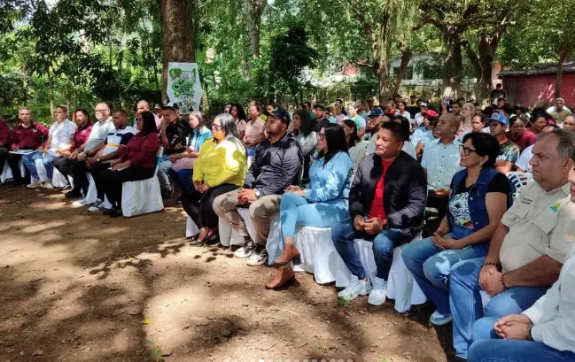 En una jornada de parlamentarismo de Calle el Clef realizó su sesión ordinaria en Cabure para presentar el Plan Turístico 2024-2044 a los municipios del eje.