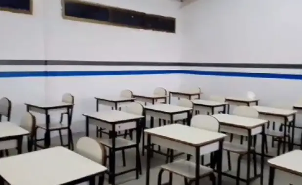 El gobernador Víctor Clark y la secretaria de Educación Universitaria Juogreidin Cerero inauguraron un laboratorio de química en la Unefa núcleo Falcón.