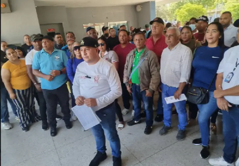 Sitrasalud entrega petitorio para exigir reivindicaciones salariales