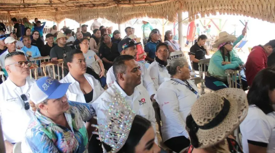 La autoridad en turismo Jorge Haskour sostuvo una reunión con los prestadores de servicio turístico del municipio Los Taques, para escuchar sus planteamientos.