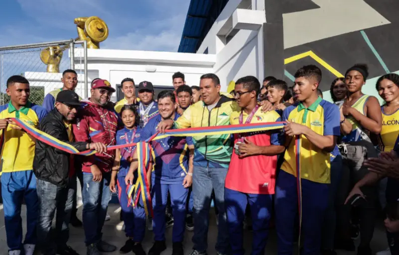 Con el propósito de apoyar el alto rendimiento, el gobernador Víctor Clark le cumplió a los atletas con un nuevo centro de levantamiento de pesas.