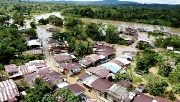 Las lluvias intensas recientes en Colombia han impactado a 27 de los 32 departamentos del país, siendo el Chocó uno de los más afectados.