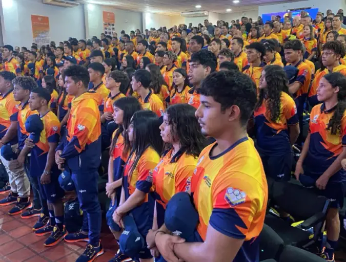 En el auditorio Pedro Laguna de la Universidad Politécnica Alonso Gamero se llevó a cabo el acto de abanderamiento para la delegación de Falcón con 212 atletas.