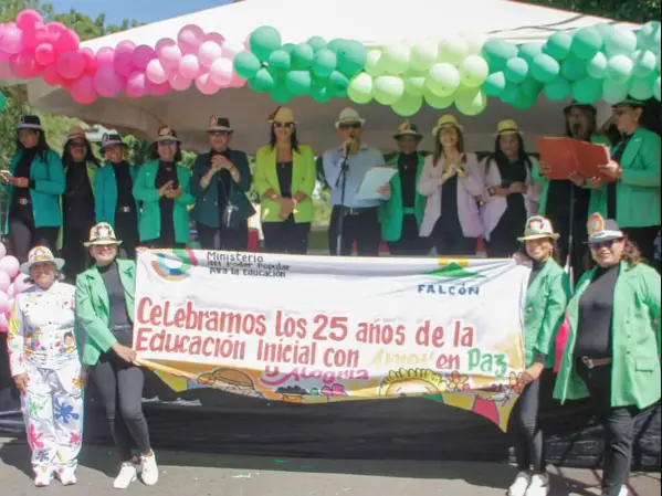 Este miércoles Falcón celebró el vigésimo quinto aniversario de la educación inicial con un majestuoso desfile que tuvo lugar en la avenida Manaure de Coro.