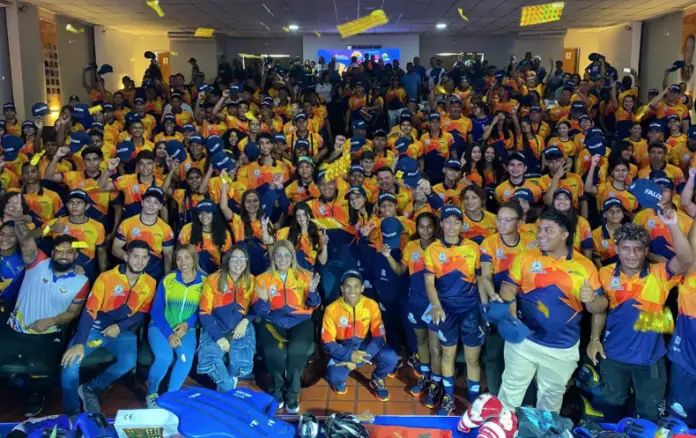 En el auditorio Pedro Laguna de la Universidad Politécnica Alonso Gamero se llevó a cabo el acto de abanderamiento para la delegación de Falcón con 212 atletas.