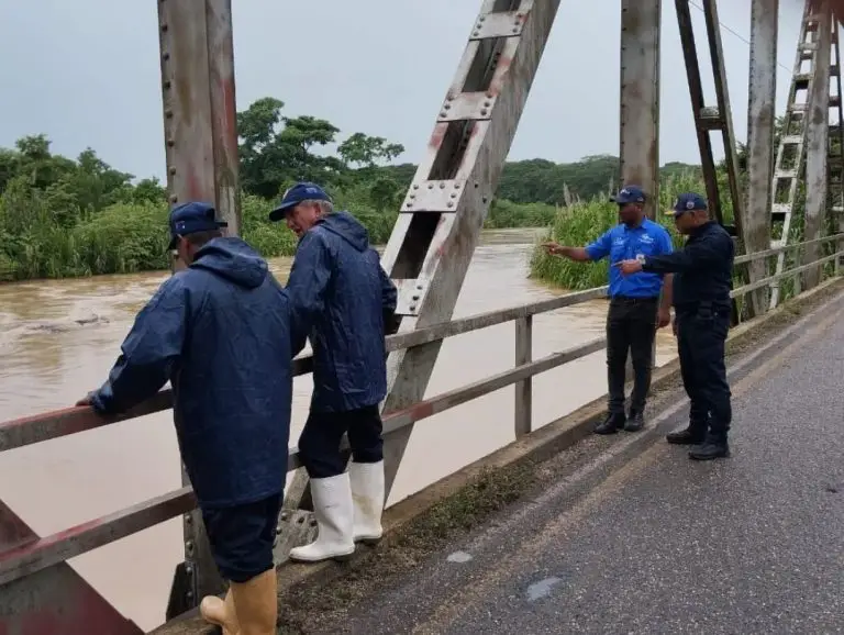 Alerta en eje costero de Falcón por niveles máximo de agua