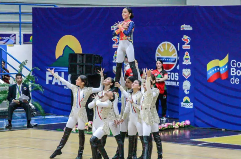 El gobernador de Yaracuy, Julio León Heredia, felicitó al pueblo falconiano y a sus autoridades por la impecable realización de la competencia de gimnasia.