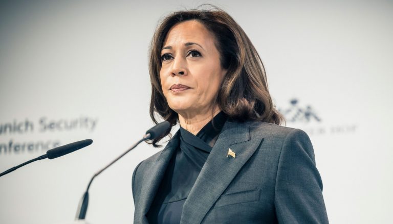 Kamala Harris felicita a Trump por su triunfo electoral