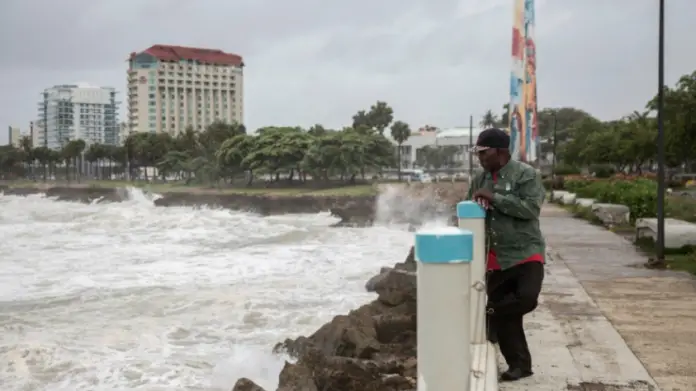 Cuba ha comenzado a implementar medidas de protección para salvaguardar a la población, ante el impacto directo del huracán Rafael.