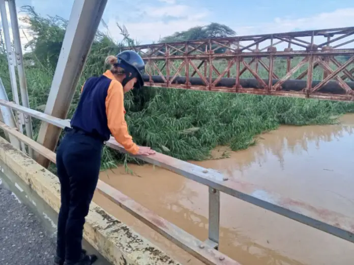 La Dirección de Protección Civil de municipio Colina aseguró que el río Coro se mantiene dentro de sus niveles, sin desbordes, a pesar de las fuertes lluvias.