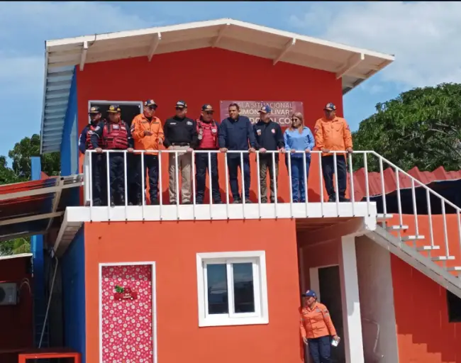 La sala situacional "Simón Bolívar" fue inaugurada a propósito del vigésimo tercer aniversario de Protección Civil con una dotación de equipos tecnológicos.