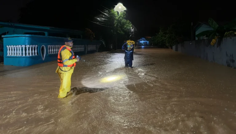 Ayuda a afectados por tormenta tropical Sara ofrece Venezuela