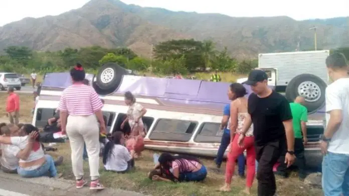 Accidente en la ARC deja 6 muertos y 18 heridos: VIDEO