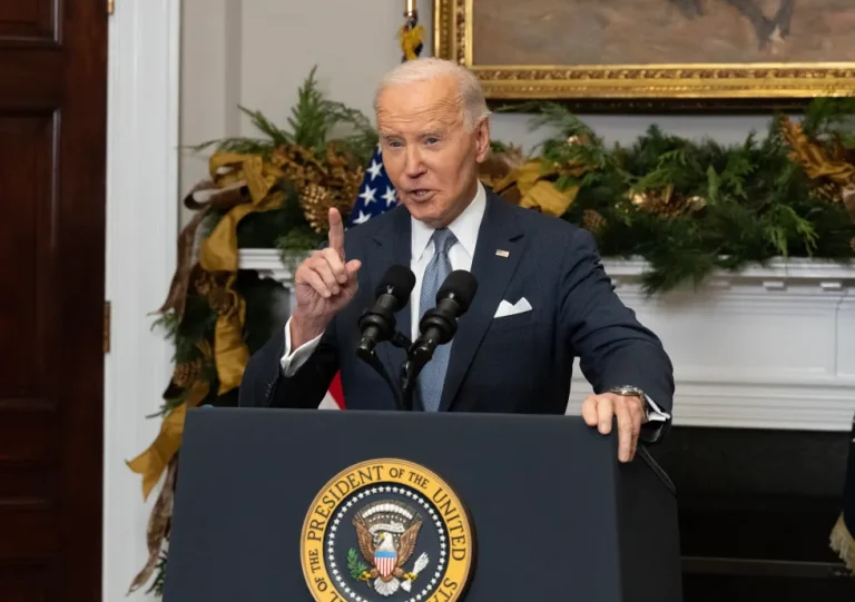 Biden conmutará sentencias a 1.500 personas