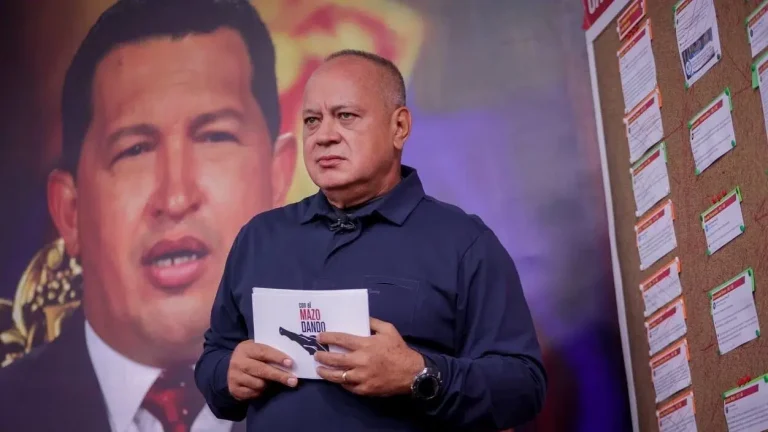 Diosdado Cabello: Edmundo González será detenido apenas pise Venezuela