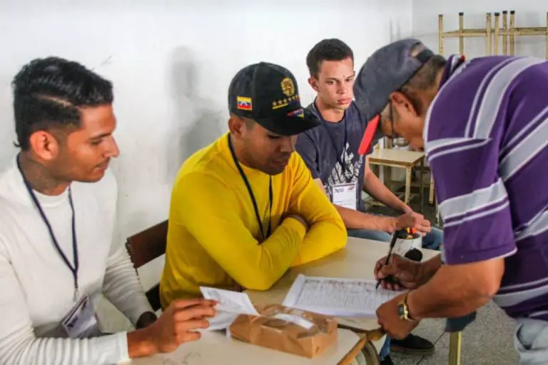 En la Comuna “Manuela Sáenz” participan en la elección de los Jueces y Juezas de Paz