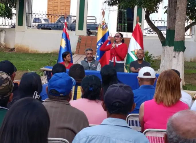 En la plaza Bolívar de Churuguara, los jueces y juezas de paz escogidos por las 21 comunas del municipio Federación fueron proclamados.