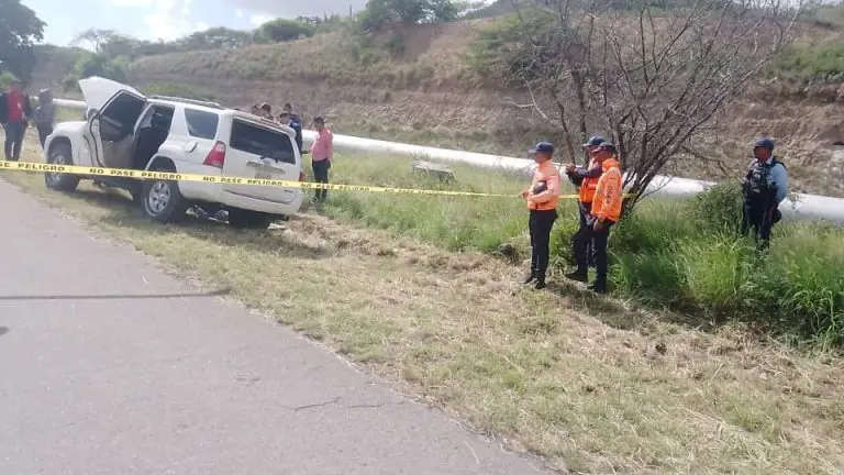 Encuentran dos cadáveres dentro de una camioneta (+DETALLES)