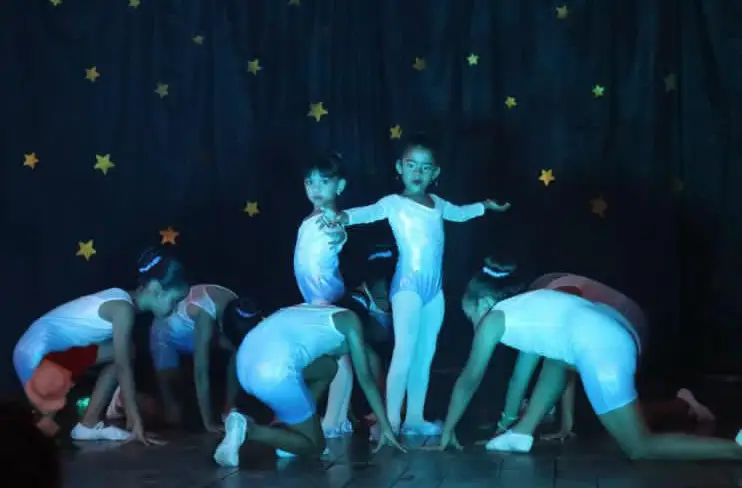 La escuela de danzas Churuguara efectuó la gala "Estrellas de Navidad" con el propósito de mostrar el avance de las niñas en su formación artística.