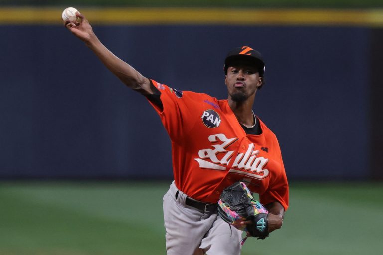 Águilas le quitó el invicto a Bravos en el Round Robin