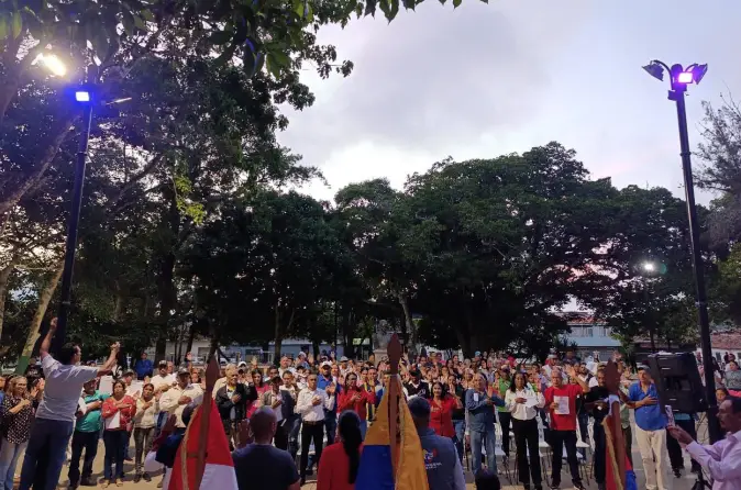 En la plaza Bolívar de Churuguara, los jueces y juezas de paz escogidos por las 21 comunas del municipio Federación fueron proclamados.