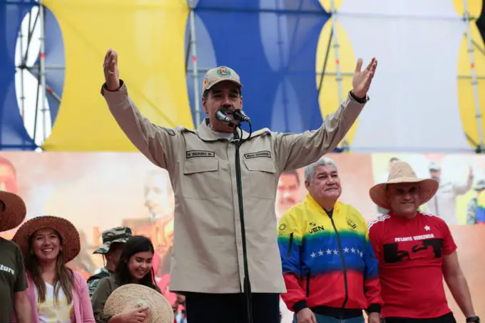 Maduro convoca movilización oficialista el 10-E