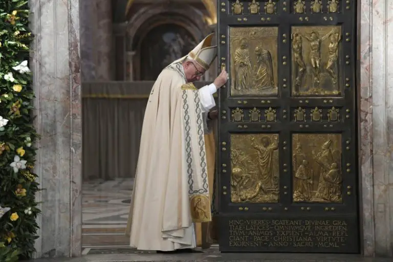 El Papa abrirá la Puerta Santa con una ceremonia sencilla y fuertes medidas de seguridad