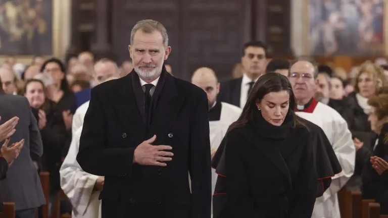 Los reyes Felipe y Letizia presiden el funeral de las víctimas de la DANA