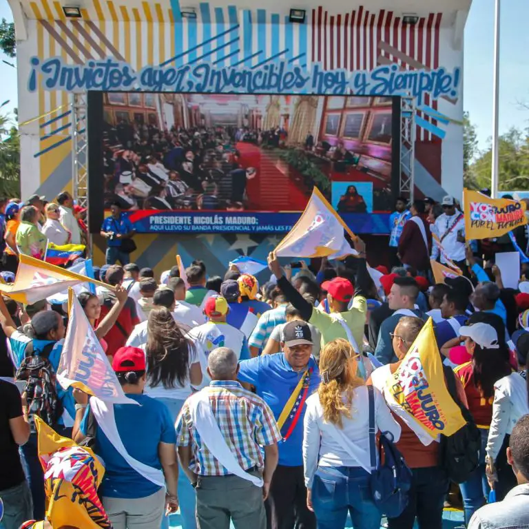 Falcón juró con Maduro por el progreso y la paz nacional