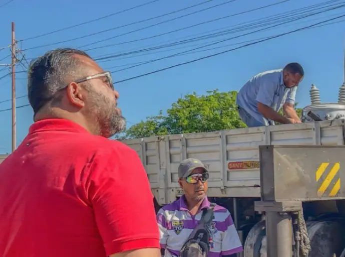 Enmarcado en la Ruta del Buen Vivir, la Alcaldía de Colina, instaló un transformador de 50 KVA para beneficia a 75 familias del sector La Comunidad.